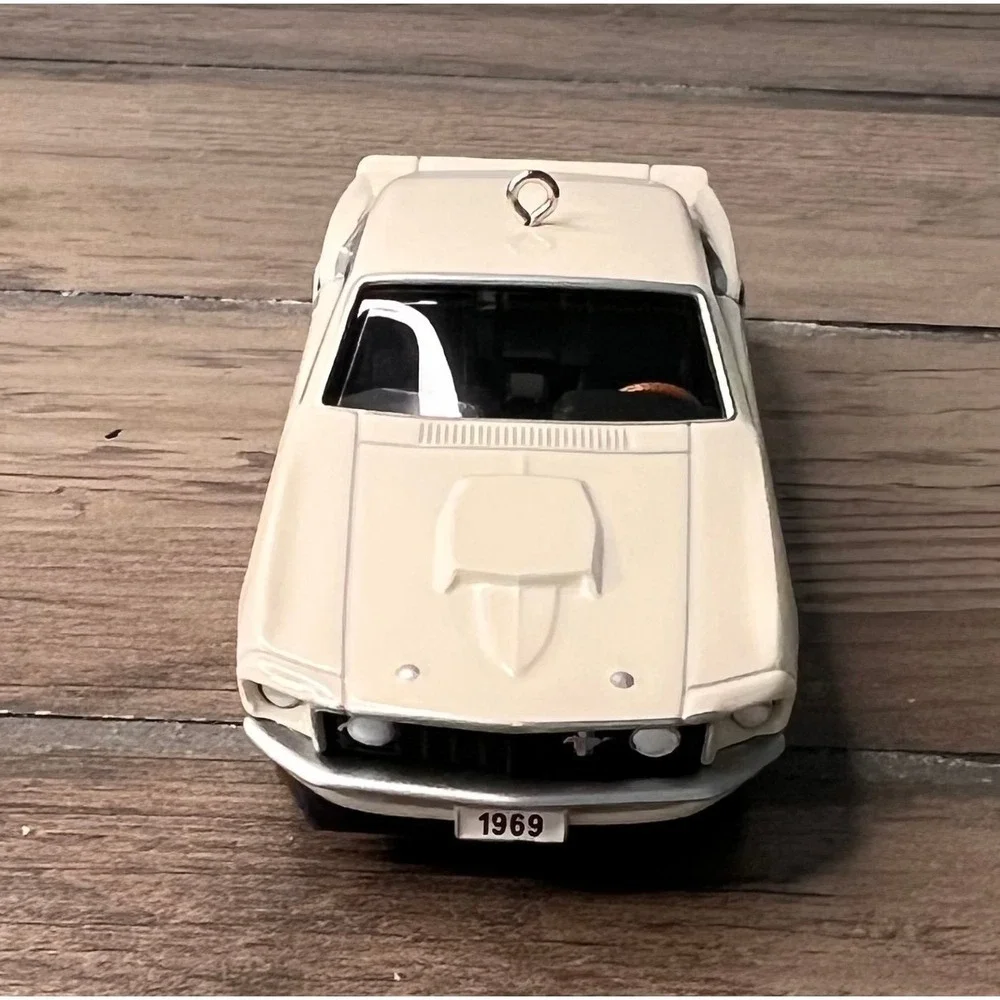 Hallmark‎ 2017 NEW Christmas Ornament 1969 Ford Mustang #27 Classic Cars Series
